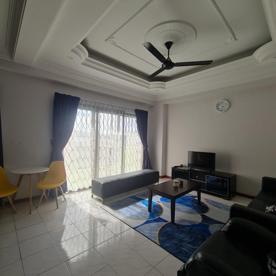 Y Homes Kota Kinabalu Buitenkant foto