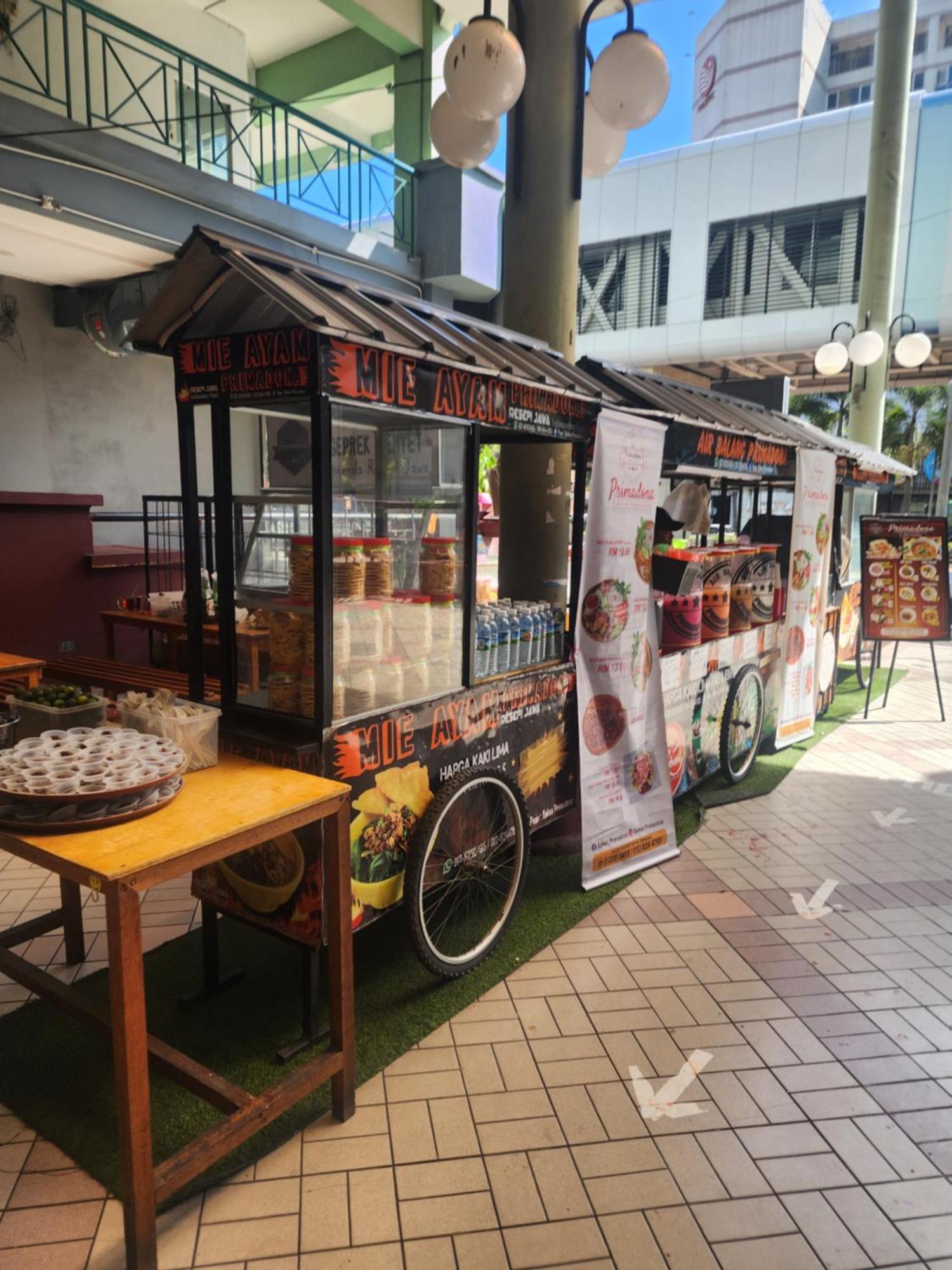 Y Homes Kota Kinabalu Buitenkant foto